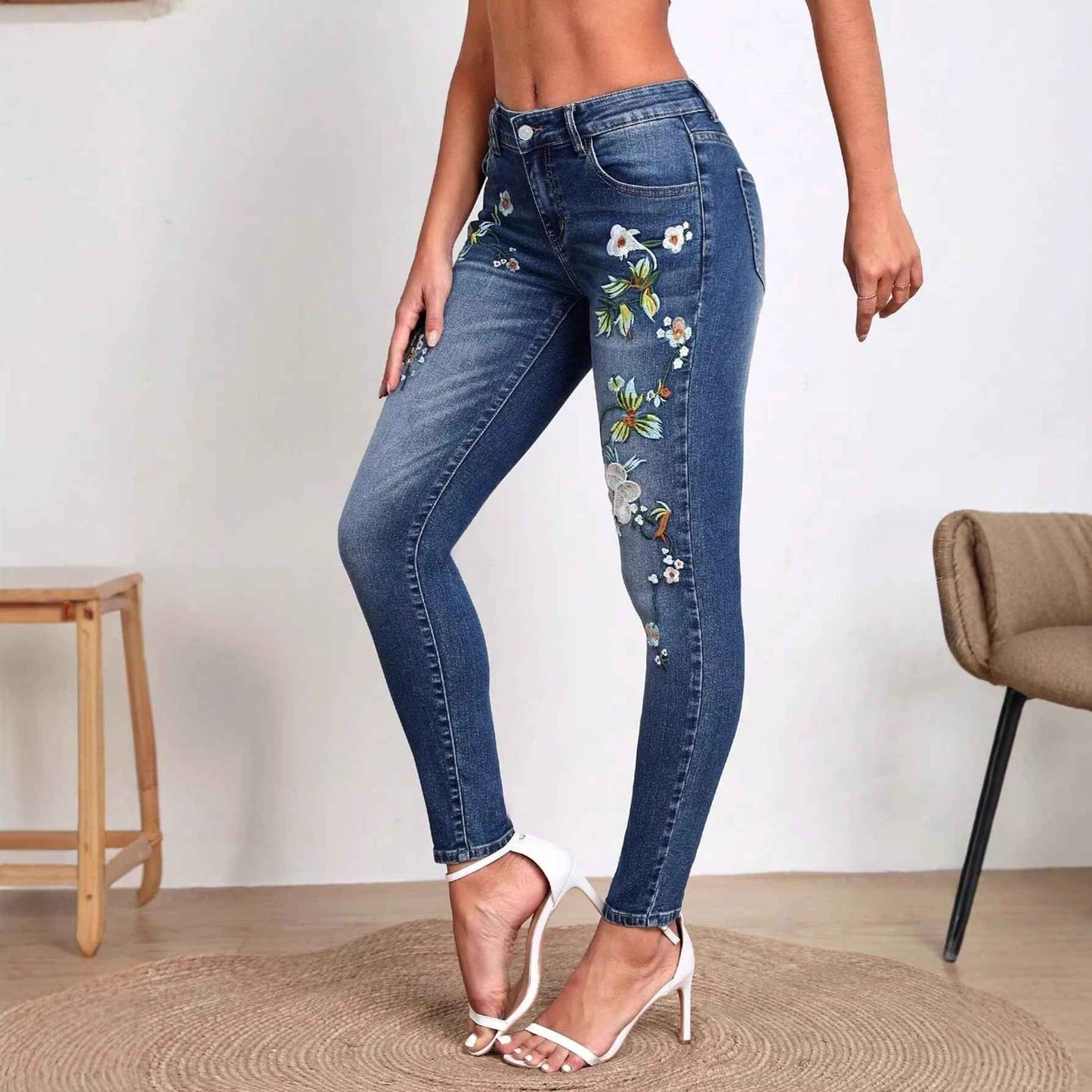 Womens Versatile Flower-Pattern Embroidered Skinny Jeans