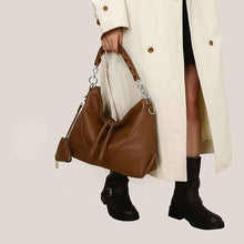 Simple Commuter Leather Chain Shoulder Underarm Bag With A Triangle Pouch