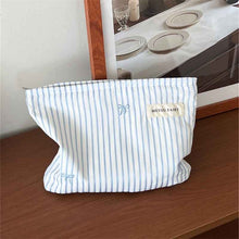 Blue Handheld Cosmetic Bag