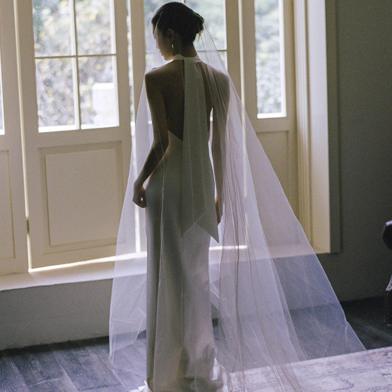 Simple Travel Shooting White Slimming Fishtail Dress by Mirlaine Univers