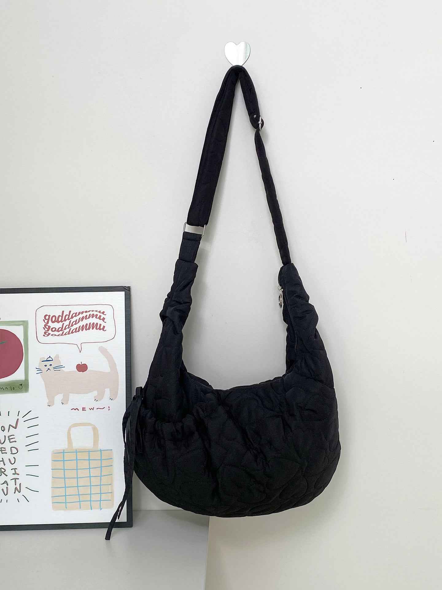 Korean-style Instagram-inspired Relaxed-fit Horn-shaped Tote Bag With A Large Capacity