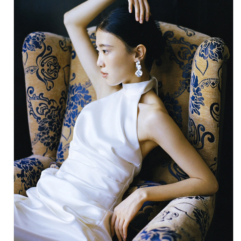 Simple Travel Shooting White Slimming Fishtail Dress by Mirlaine Univers