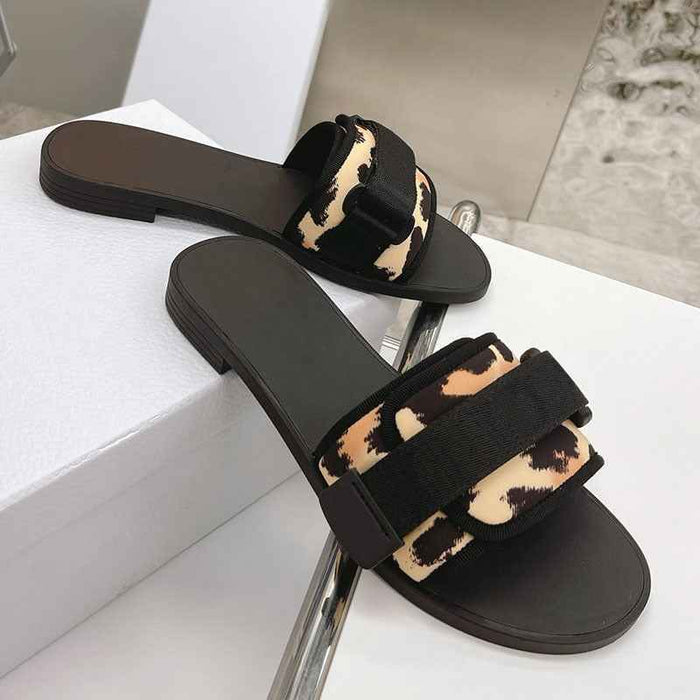 Sandales velcro plates pour femmes, décontractées et polyvalentes à bride extérieure