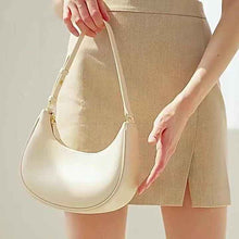 Womens Summer Shoulder And Tote Bag With A Niche Design Baguette Style