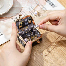 Japanese-style Creative Leather Wallet With Pattern For Coins