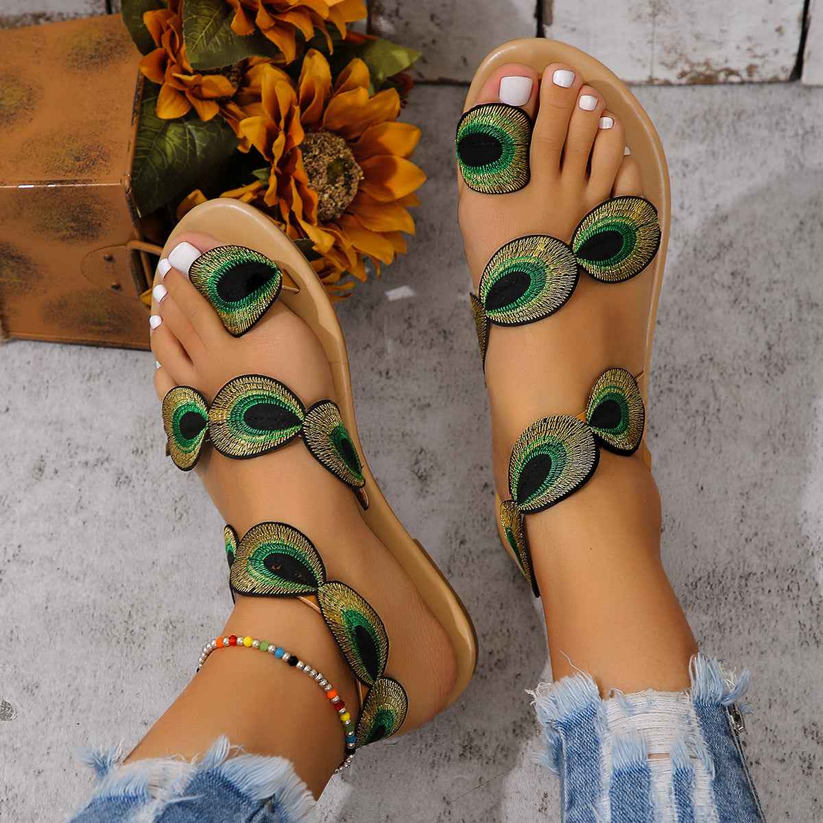 Fashion Peacock Embroidery Pattern Flat Sandals Summer Vacation Casual Clip Toe Beach Shoes For Women
