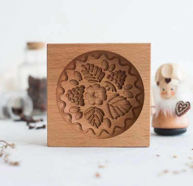 Home Kitchen Restaurant Hotel Gift Easter Cookie Mold