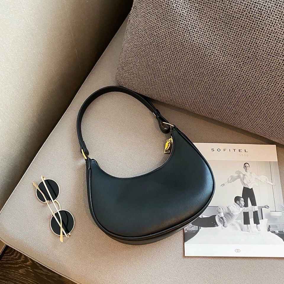 Womens Summer Shoulder And Tote Bag With A Niche Design Baguette Style