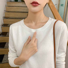 Womens Long-sleeve Knitted Pullover With A Crew Neck Lightweight Sweater Top