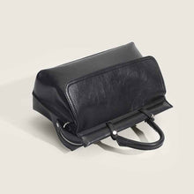 Textured Versatile Tote Bag That Can Be Carried As A Shoulder Bag
