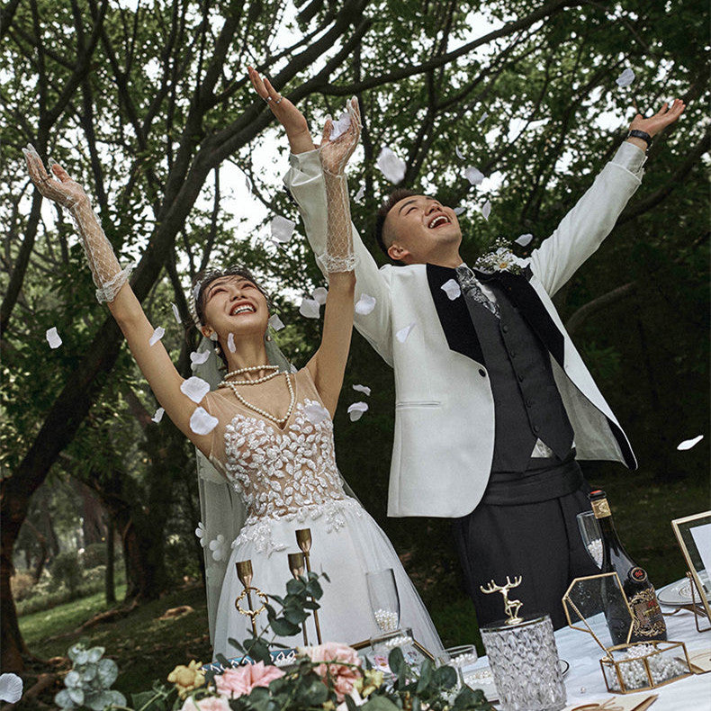 Lace V-neck Summer Couple Photo Shoot Travel Wedding Dress by Mirlaine Univers